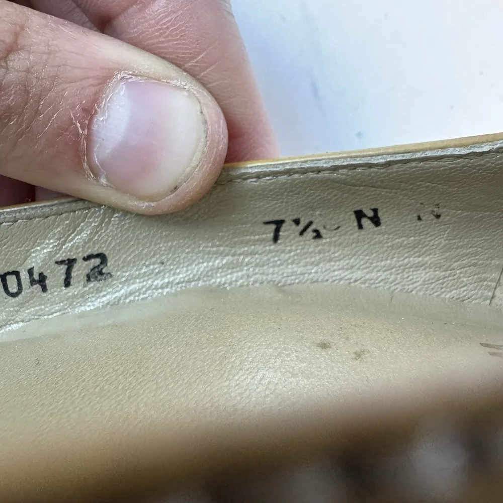 Stuart Weitzman size narrow